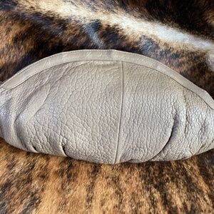 Vintage Delta Jones Deep Pebbled Leather Clamshell Clutch Handbag